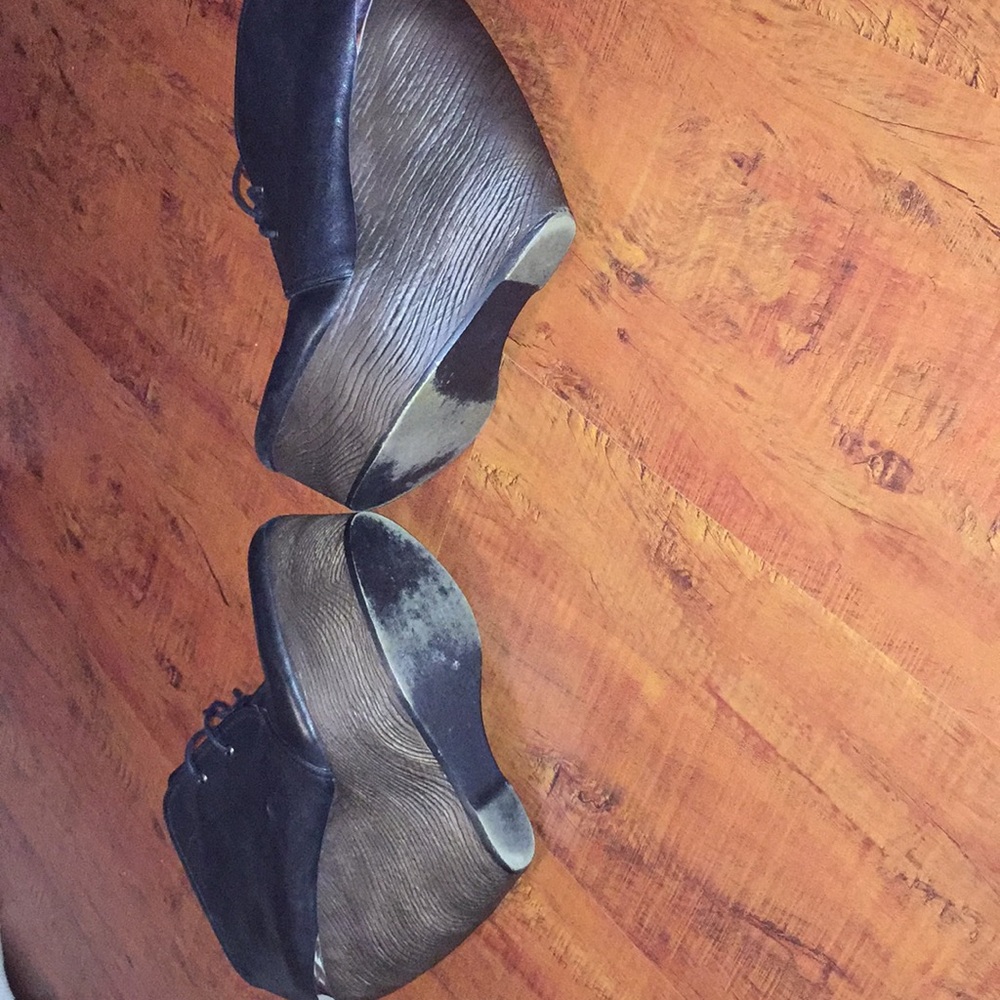 Boots - Picture 3 of 5